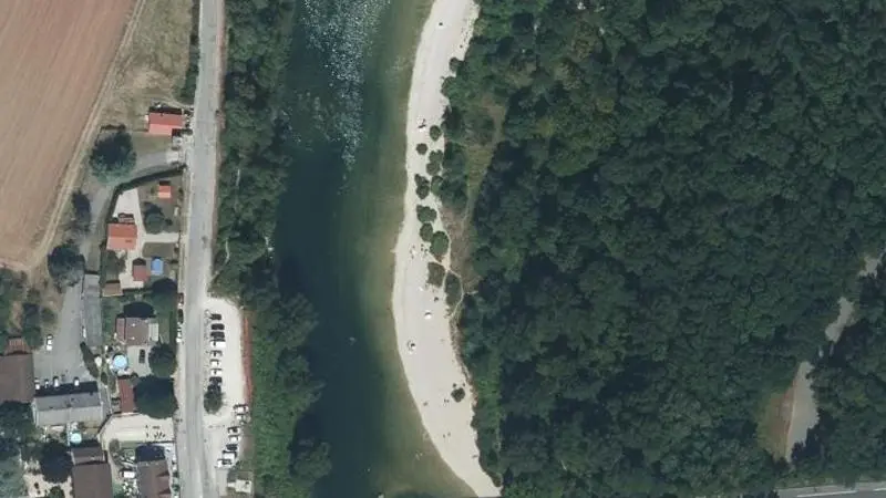 Vue aérienne : Rive Gauche de l'Ain en Amont du Pont sur l'Ain