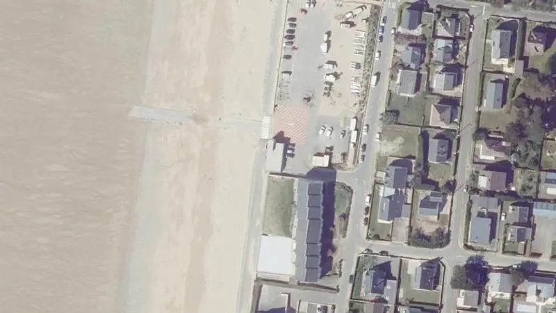 Vue aérienne : Poste de secours