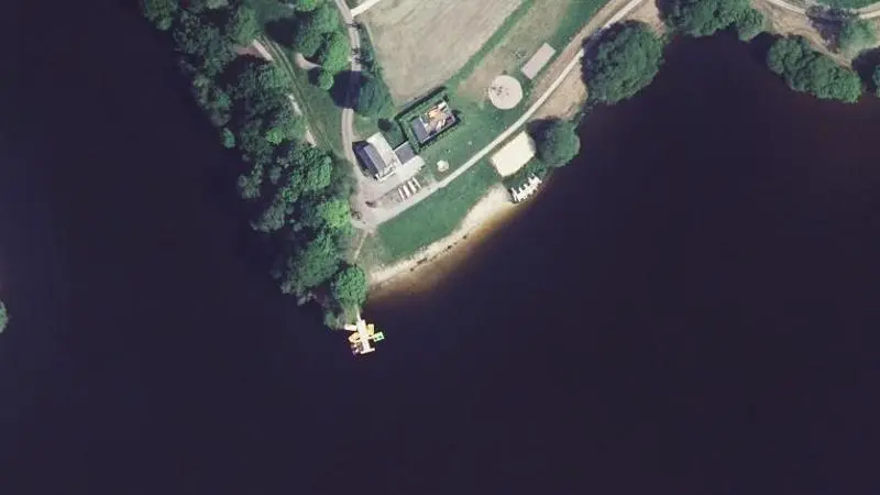 Vue aérienne : Plage du lac de la Dathée