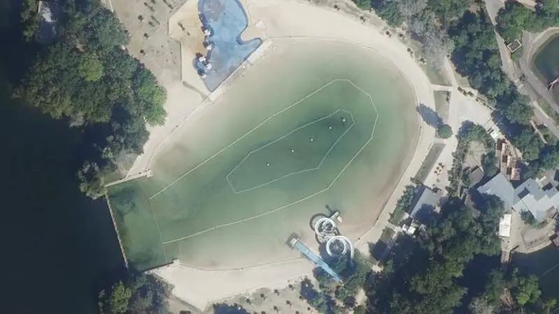 Vue aérienne : Plage du plan d'eau 3 de la Base Nautique de Cergy-Neuville