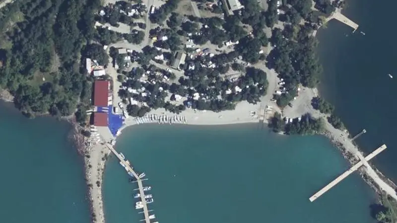 Vue aérienne : Plage du lac de Serre-Ponçon