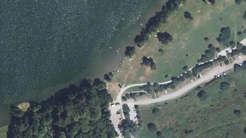 Vue aérienne : Lac de Pierre-Châtel - Plage des Cordeliers