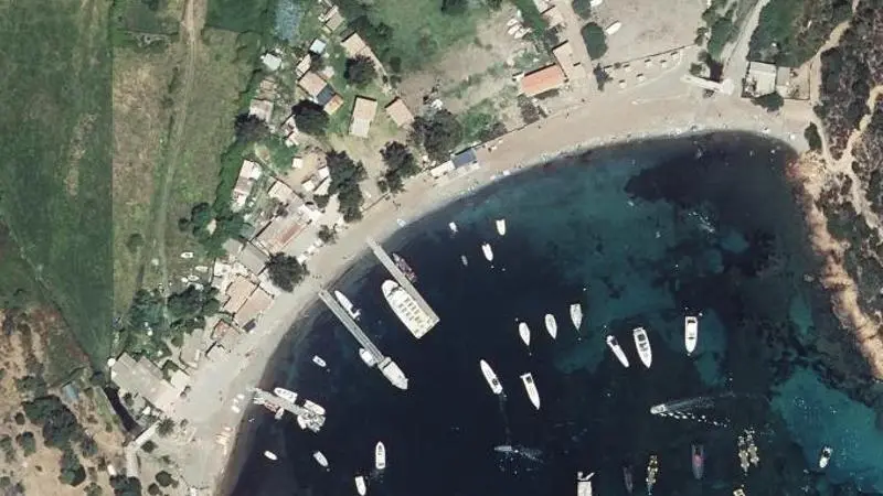 Vue aérienne : Plage de Ghjirulatu-Girolata