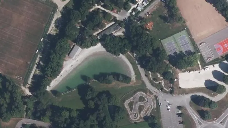 Vue aérienne : BASE DE LOISIRS DU COLOMBIER - Jean Falconnier