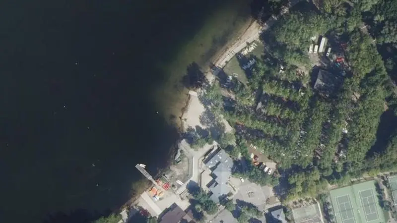 Vue aérienne : Plage du plan d'eau 3 de la Base Nautique de Cergy-Neuville