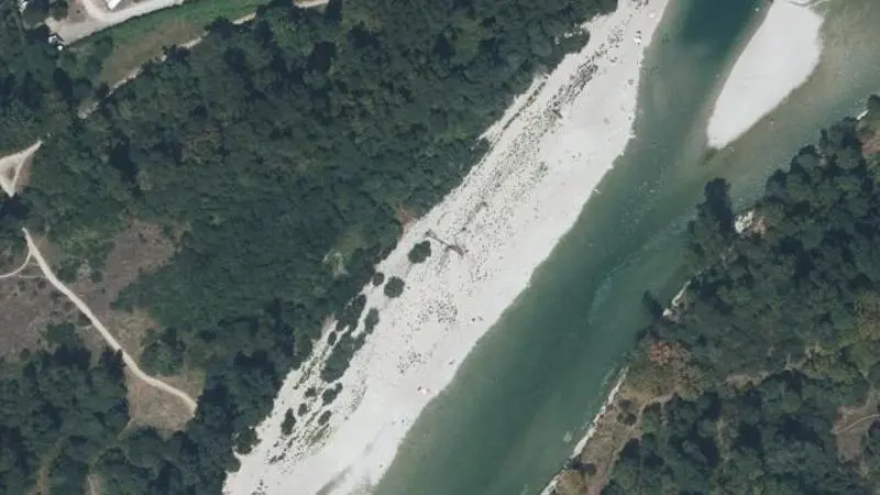 Vue aérienne : Plage de Saint-Maurice-de-Gourdans
