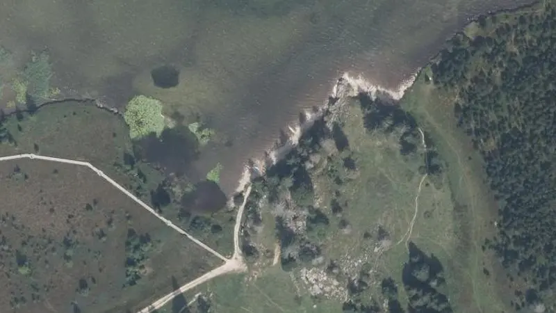 Vue aérienne : Plage du lac des Rousses