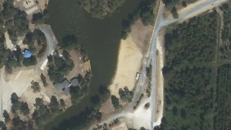 Vue aérienne : Baignade Lac Baron Desqueyroux