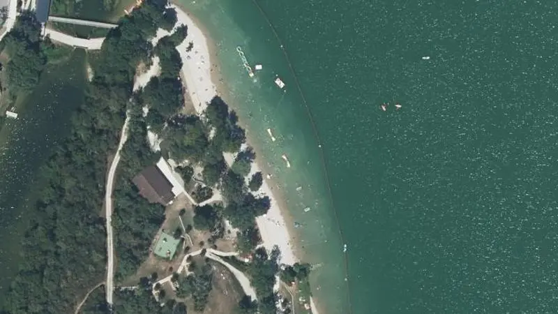 Vue aérienne : Plage de l'Ile Chambod Riviere d'Ain