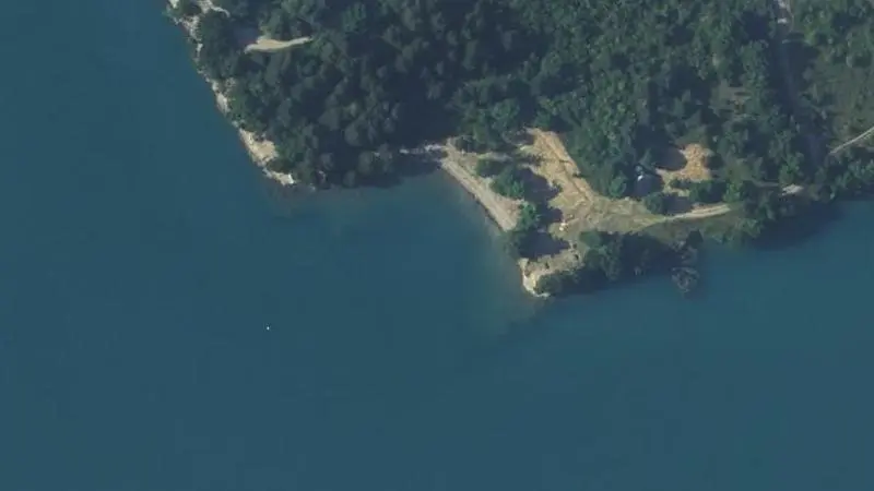 Vue aérienne : Plage du lac de Serre-Ponçon