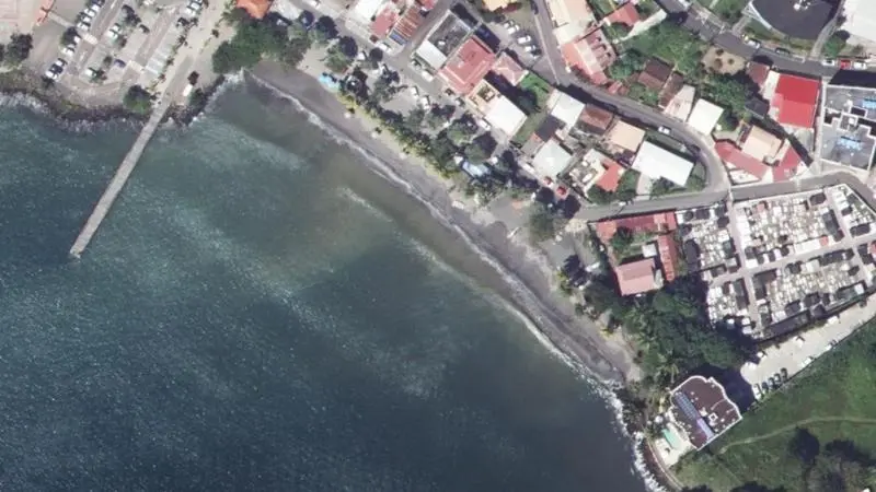 Vue aérienne : Bourg Shoelcher : Milieu Plage