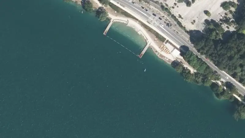 Vue aérienne : Plage du Stade Nautique Lac de Nantua