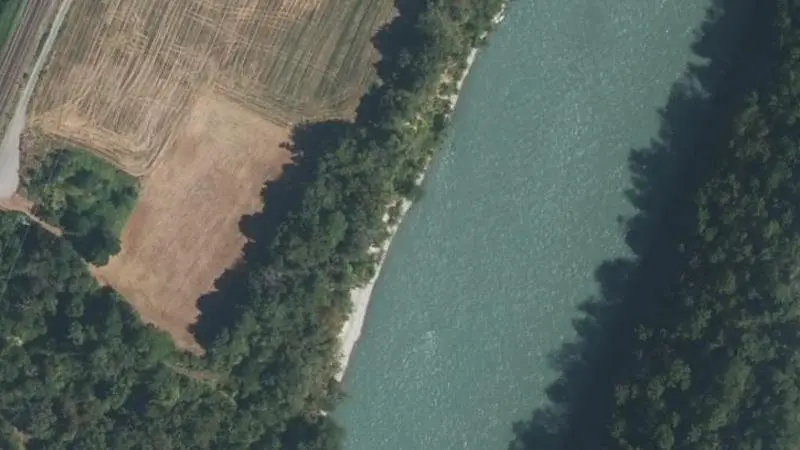 Vue aérienne : Plage du lac de Génissiat
